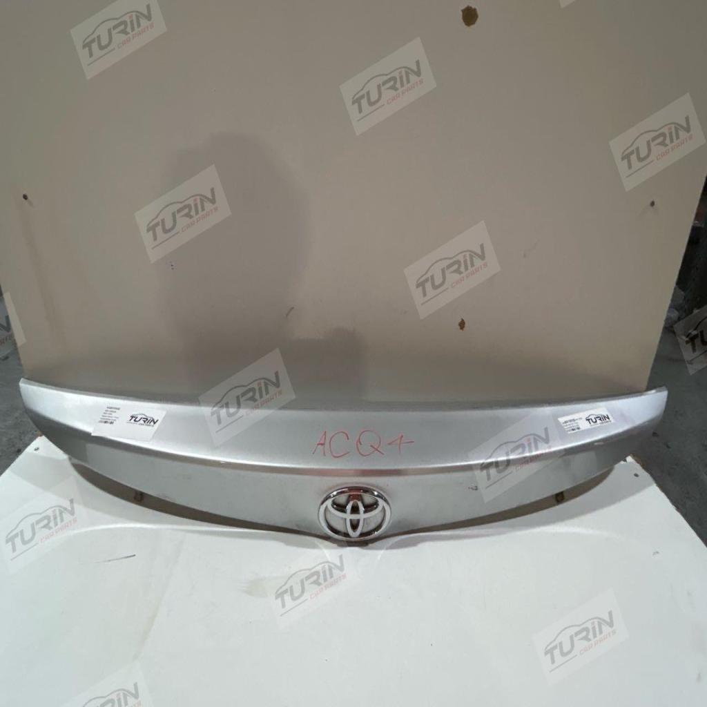 Corolla · ZRE182