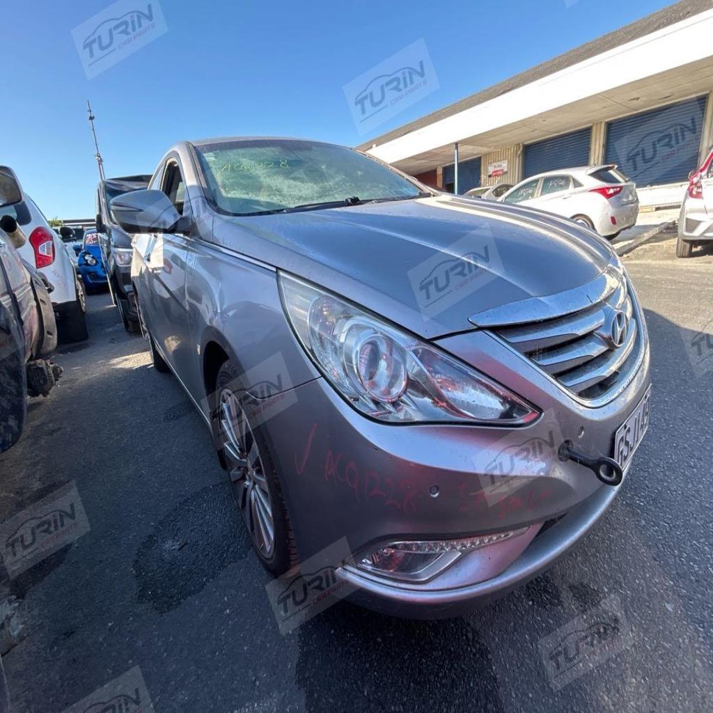 2013 Hyundai i45